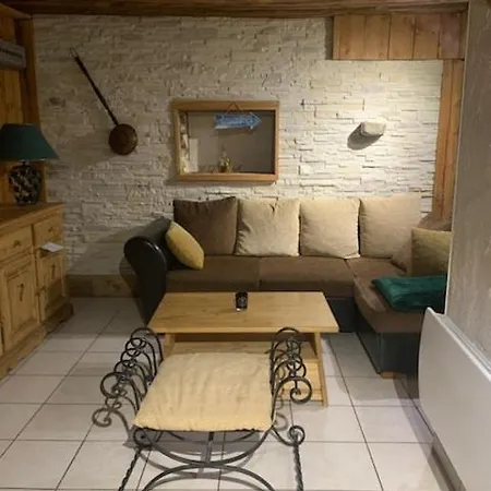 Hébergement de vacances Charmante Maison De Village *